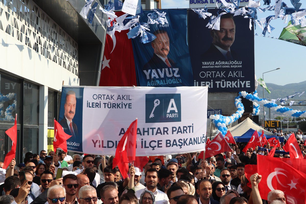 Bursa’mıza Gelen Anahtar Parti Genel Başkanımız Yavuz AĞIRALİOĞLU’nu Yıldırım İlçe teşkilatı Olarak Yalnız bırakmadık.
#YavuzAğıralioğlu #anahtarparti #bursa #yıldırım 
<a href="/yavuzagiraliog/">Yavuz Ağıralioğlu</a> <a href="/anahtarparti/">Anahtar Parti</a>