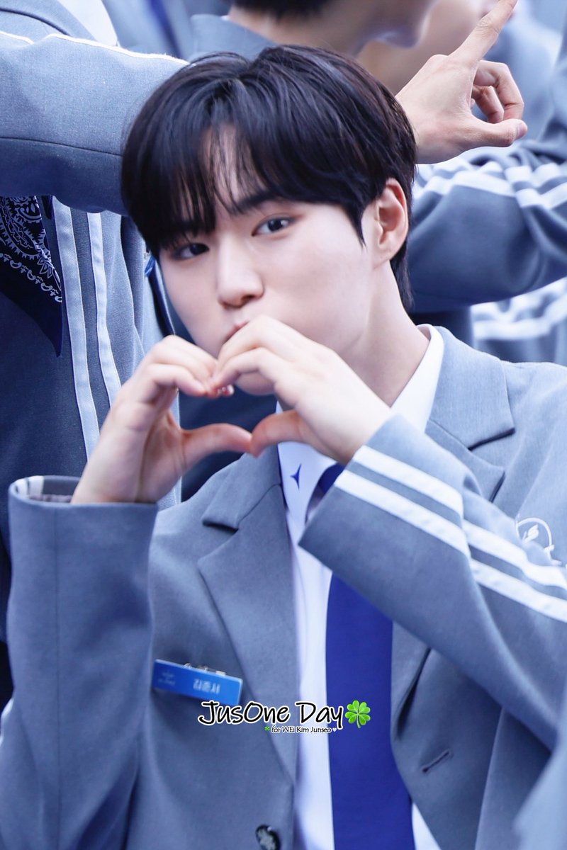JusOneDay1120's tweet image. 250614 BOYS II PLANET OPEN STAGE
#κΉμ€μ #KIMJUNSEO
#μμμ΄ #WEi #BOYS2PLANET #보μ΄μ¦2νλλ
#μ€λλ_μ€μλ₯Ό_κΌ_μμν΄
