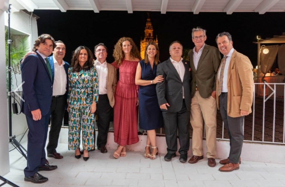Silvia Pozo (@silviapozosan) on Twitter photo Celebramos el 25° Aniversario de <a href="/muchodeportecom/">Muchodeporte</a> , un medio digital independiente, basado en el compromiso con el lector y el rigor periodístico deportivo⚽
Enhorabuena a todo el equipo🎂os deseamos infinitos éxitos por muchos años más!🍾 Celebramos el 25° Aniversario de <a href="/muchodeportecom/">Muchodeporte</a> , un medio digital independiente, basado en el compromiso con el lector y el rigor periodístico deportivo⚽
Enhorabuena a todo el equipo🎂os deseamos infinitos éxitos por muchos años más!🍾