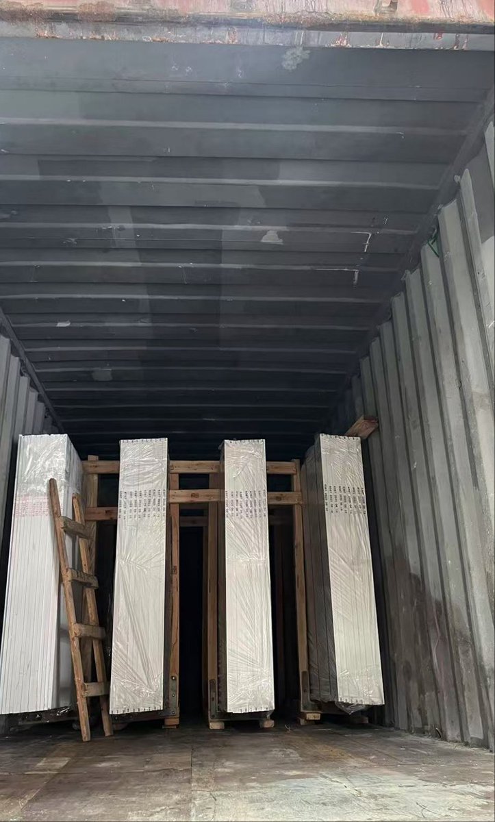 ChenZilingBlog's tweet image. Client love fuels us! ❤️ We focus on doing the right things daily, and the results follow. 📈 Another container loaded today! 🎉 #WorkHard 💪 #CustomerWin 🏅