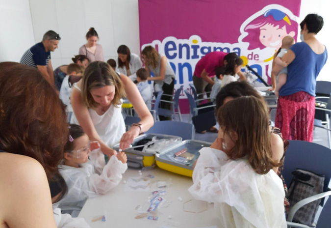 CatedraSAMCANa1's tweet image. 📢 ¡Nanotecnología para familias! 🔬
🗓️ 27 de junio, 17h, CaixaForum. Talleres GRATUITOS
👶 3-6 años: "El mundo secreto de la nanociencia" (cuentacuentos).
👧 +6 años: "Espías de lo Nano" (explora nanomateriales).
¡Plazas limitadas!
Inscríbete aqui : catedrasamcananotec.unizar.es/vi-gala-de-la-…