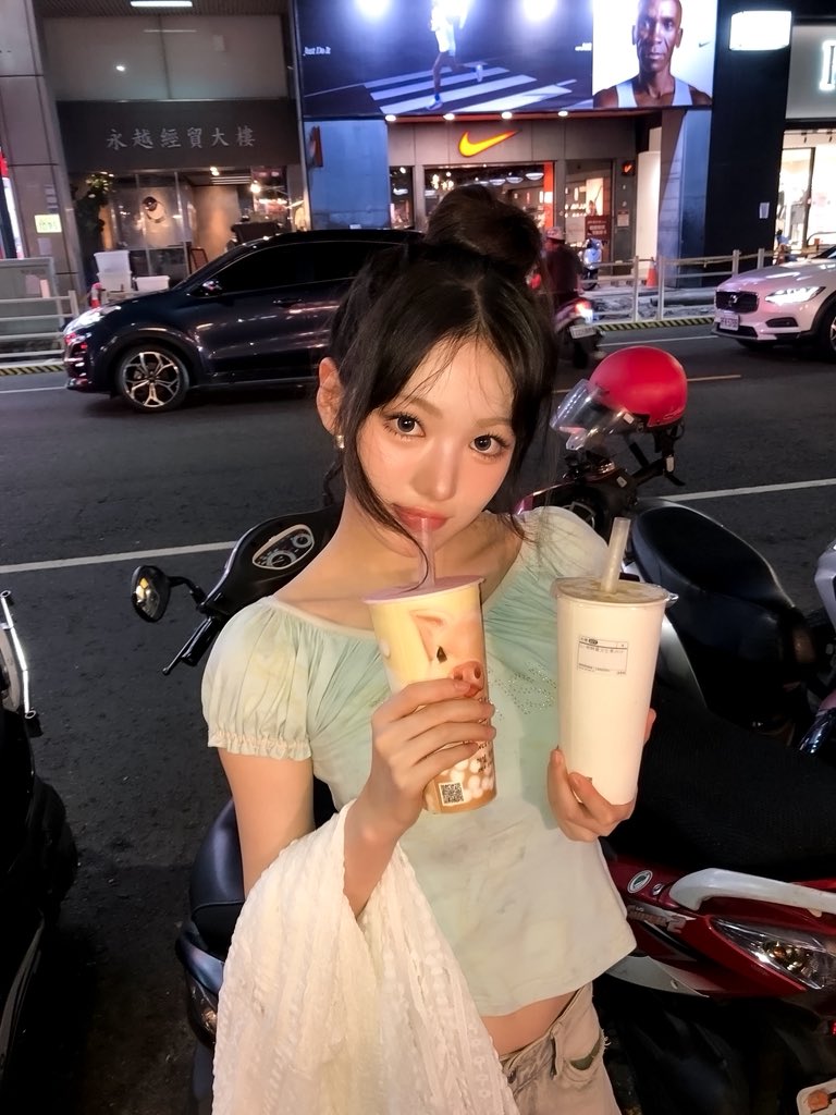 KiiiKiii_talk's tweet image. 냠🧃

#KiiiKiii #키키 #SUI #수이