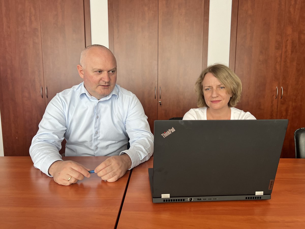 GUNB_Urzad's tweet photo. Dziś odbył się 1. webinar – z trzech zaplanowanych – dla urzędów administracji publicznej z c-KOB. Organizujemy je z Departamentem Służby Cywilnej, KPRM. Uczestnicy dowiedzieli się jak założyć i prowadzić #cKOB.
Więcej o webinarze 👇
https://t.co/29lOn0tGSV https://t.co/W2tYn57Otn