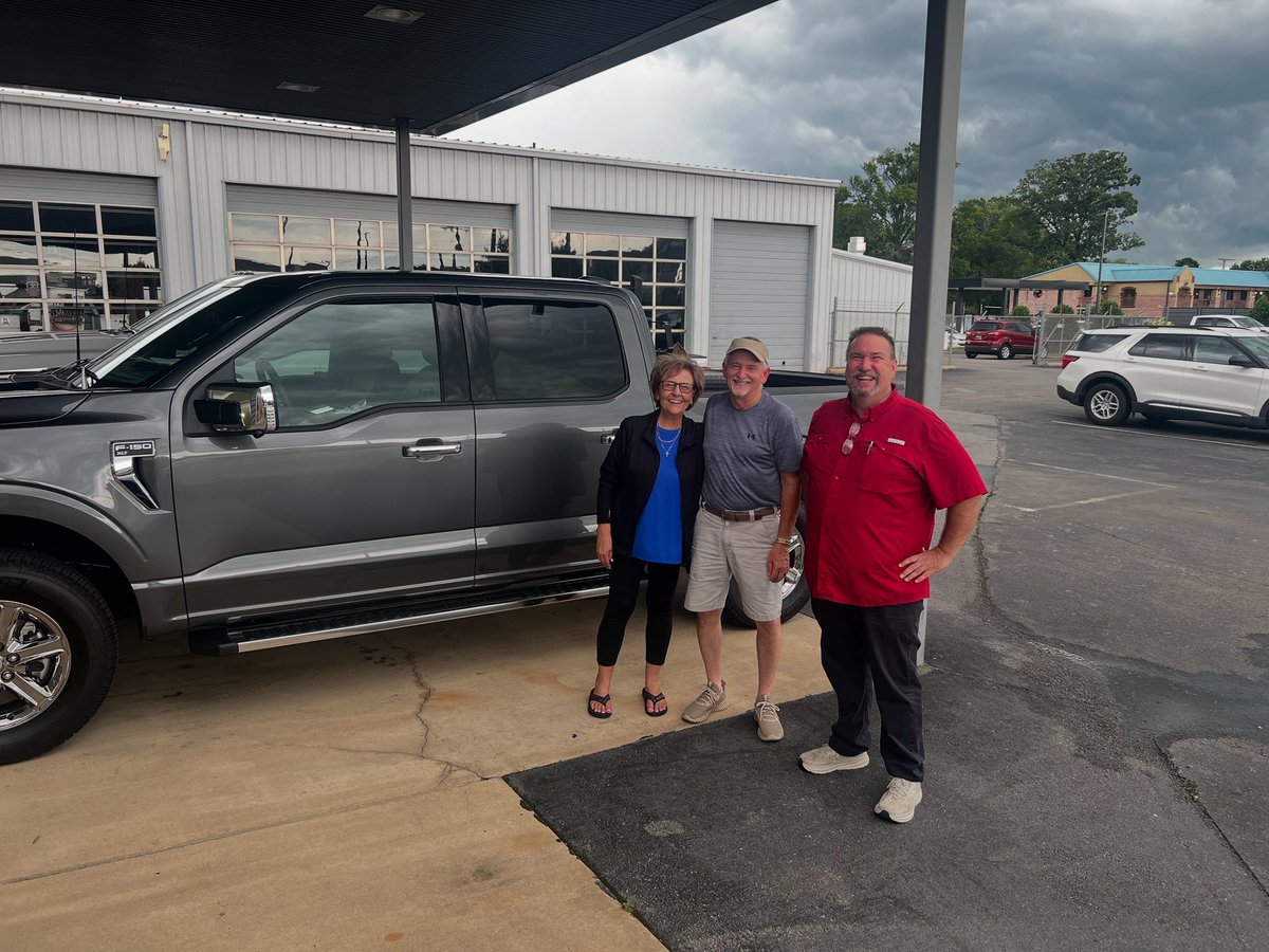 SmithFordAR's tweet photo. 🎉 Congratulations to the Ducote family on their new 2025 Ford F-150! 🚘👏 We’re thrilled you chose Smith Ford in Conway, and we know you’re going to love your new ride. Big thanks to our salesperson Mark Stine for helping make it happen!

#SmithFord #FordF150 #NewTruckDay https://t.co/7R2it6Y1QR