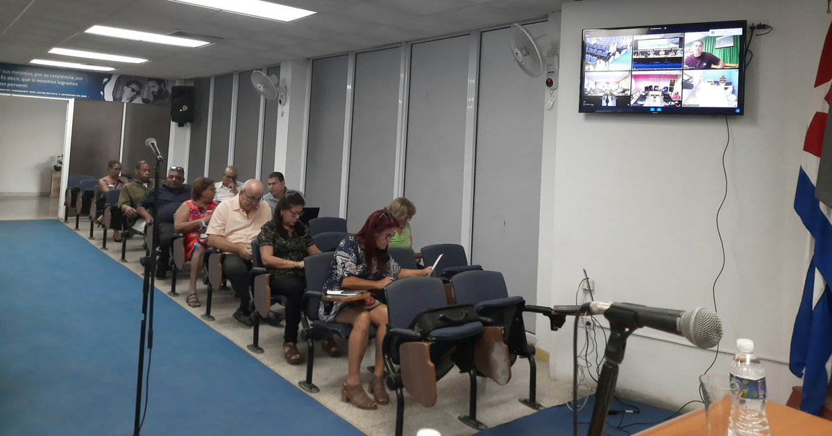 Inés María Chapman Waugh (@inesmchapman) on Twitter photo 💦16/6 participamos en reunión para evaluar el uso racional y productivo del agua y el tratamiento de residuales en el <a href="/INRHCuba/">Instituto Nacional de Recursos Hidráulicos</a>. Aunque ha comenzado a llover en algunas zonas, el déficit de lluvias es evidente, lo que impacta en varios municipios que permanecen con sequía. ❤🇨🇺 💦16/6 participamos en reunión para evaluar el uso racional y productivo del agua y el tratamiento de residuales en el <a href="/INRHCuba/">Instituto Nacional de Recursos Hidráulicos</a>. Aunque ha comenzado a llover en algunas zonas, el déficit de lluvias es evidente, lo que impacta en varios municipios que permanecen con sequía. ❤🇨🇺