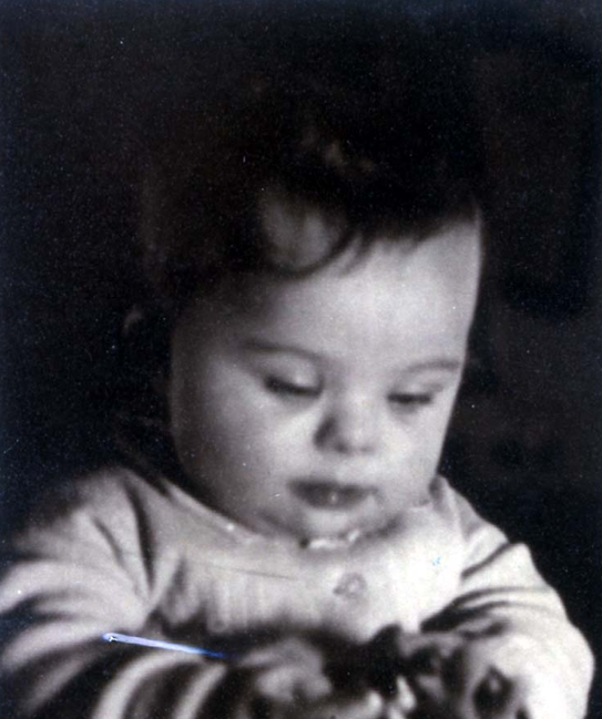 The Jewish child Tamas Akiva Salzer was born in Miskolc, Hungary in 1939,  to Josef and Mindl. 

In 1944 he was murdered in #Auschwitz. 

Picture <a href="/yadvashem/">Yad Vashem</a>