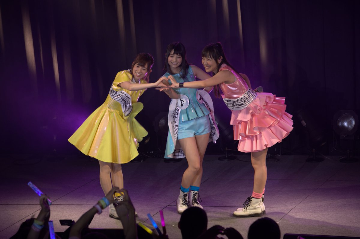 イヤホンズ高野麻里佳＆長久友紀セット 高橋李依×高野麻里佳×長久友紀＝イヤホンズという音の遊び場 | CINRA