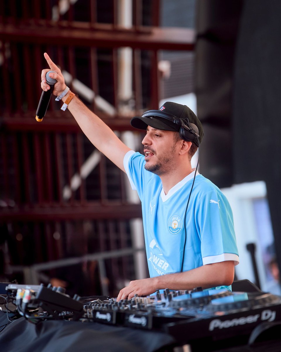 🎧 <a href="/YoAlexMartini/">AlexMartiniDj</a> levantando a todo un <a href="/ushuaiaibiza/">Ushuaïa Ibiza Official</a>