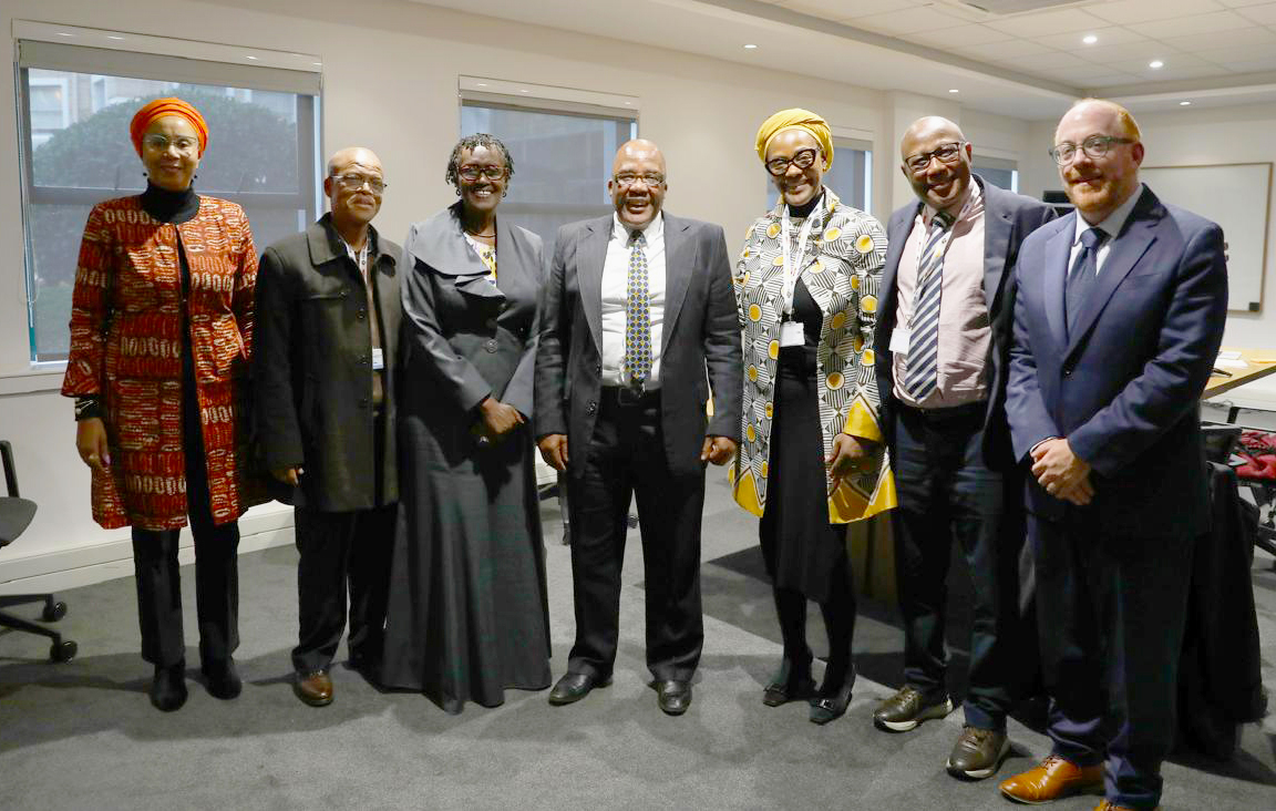 Winnie Byanyima (@winnie_byanyima) on Twitter photo South Africa is a powerful example of #HIVresponse resilience: Government & community both working incredibly hard to drive harder & protect the hard-won gains of recent decades. ๐ฟ๐ฆโs success sends a powerful signal to other countries. I applaud ๐ฟ๐ฆโs commitment to #endAIDS! ๐๐พ๐๐พ South Africa is a powerful example of #HIVresponse resilience: Government & community both working incredibly hard to drive harder & protect the hard-won gains of recent decades. ๐ฟ๐ฆโs success sends a powerful signal to other countries. I applaud ๐ฟ๐ฆโs commitment to #endAIDS! ๐๐พ๐๐พ