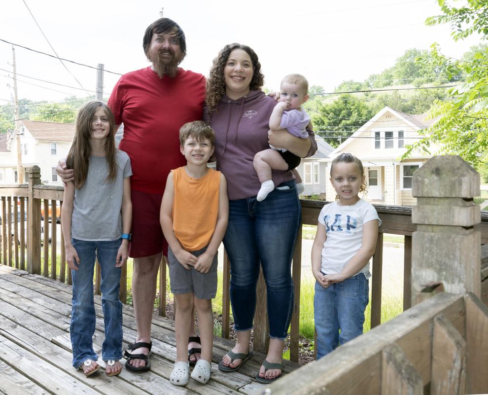 Dubuque bill forgiveness program helps families volunteer debt away

telegraphherald.com/news/tri-state…