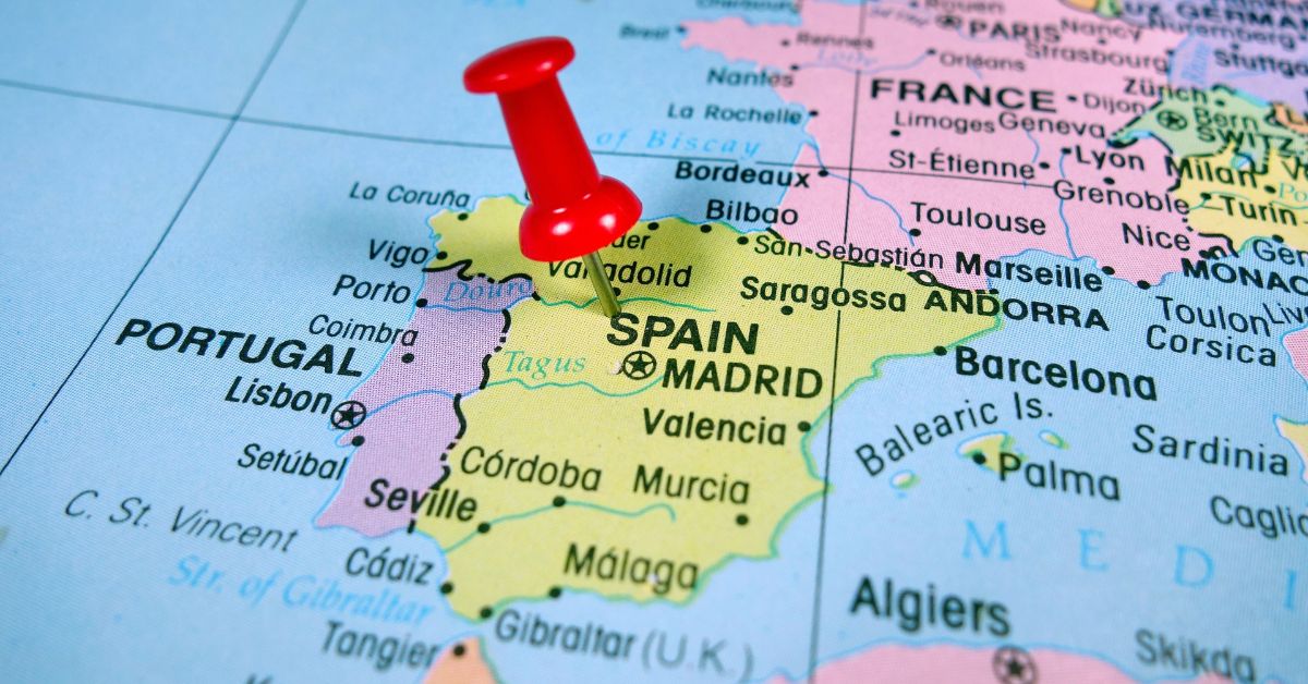 Newslink7com's tweet photo. Spain’s Airbnb Crisis Sparks Heated Protests in Barcelona and Mallorca as Locals Blast Tourists Over Soaring Rents
Squirt guns and calls to reclaim neighborhoods.
https://t.co/EInuv9Vdov
#Spain #Barcelona #Mallorca #AirbnbCrisis #TourismProtests #HousingCrisis #News #Noticias https://t.co/bvSCDcXqYY