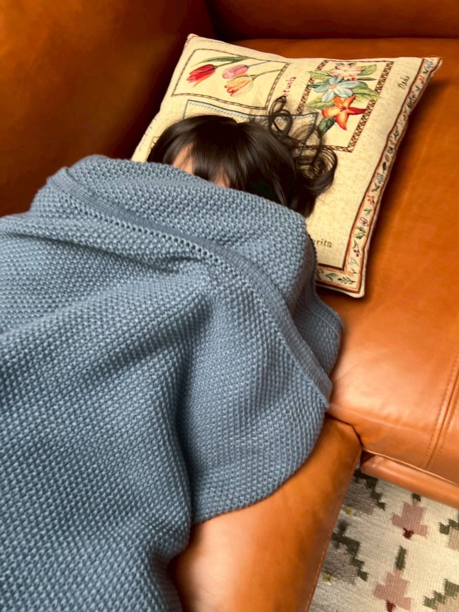 oshidoraEX's tweet image. ＼最終回まであと5️⃣日‼️／

布団に隠れていたレンジさんが
ひょっこり出てきてくれたとき☺️✨💕

💐第9話
10年愛実らず!!「環は俺いなくても大丈夫」
tver.jp/episodes/epj2v…

#正門良規 #高梨臨 #髙地優吾 #稲葉友　
#市川由衣 #影山優佳 #佐藤大空
#ムサシノ輪舞曲
#ムサシノロンド…