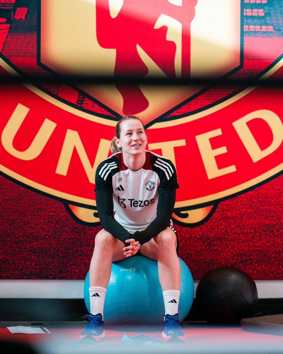 FanzineWSL's tweet image. One year ago today, Manchester United announced the signing of Elisabeth Terland.