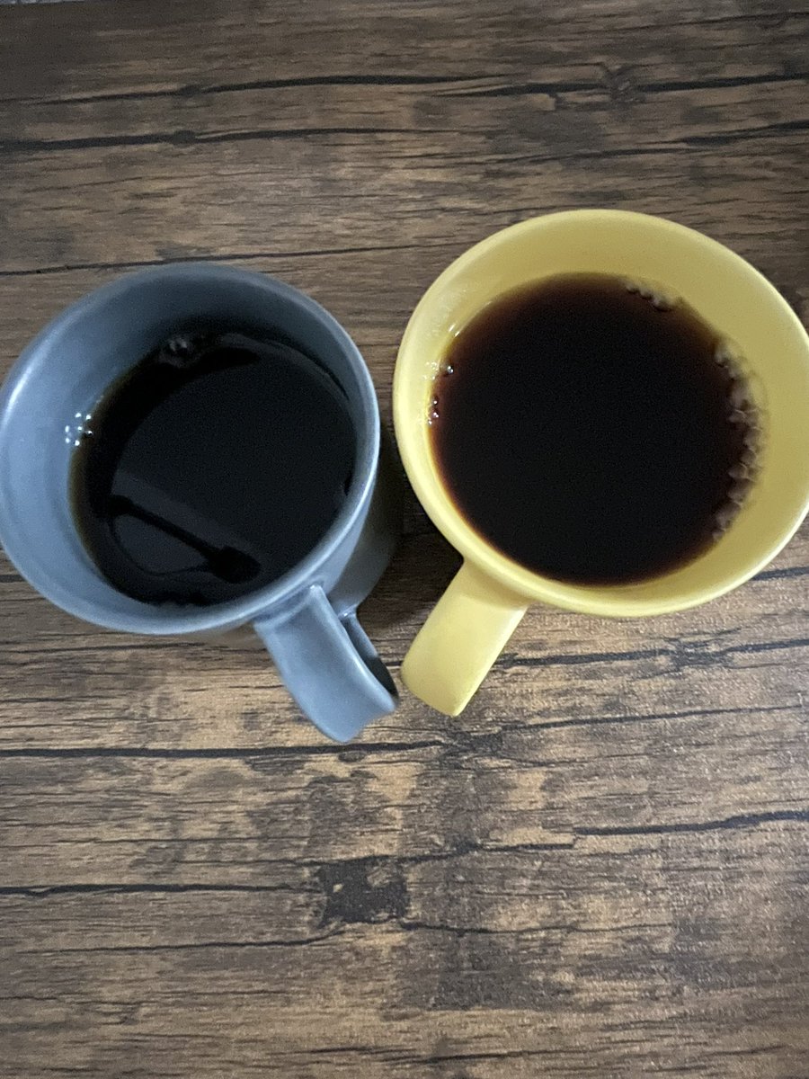 gorilla_roaster's tweet photo. こんばんは���いつもありがとうございます。gorilla_coffee_roasterです。夜コーヒーはブラジル、エチオピア、インドネシアのブレンド。コク・酸味・甘味のバランスが◎マイルドで飲みやすい一杯☕️ホッとできるこの時間が心地いい。
#自家焙煎
#コーヒーのある生活
#ブレンドコーヒー https://t.co/flevG7KrC2