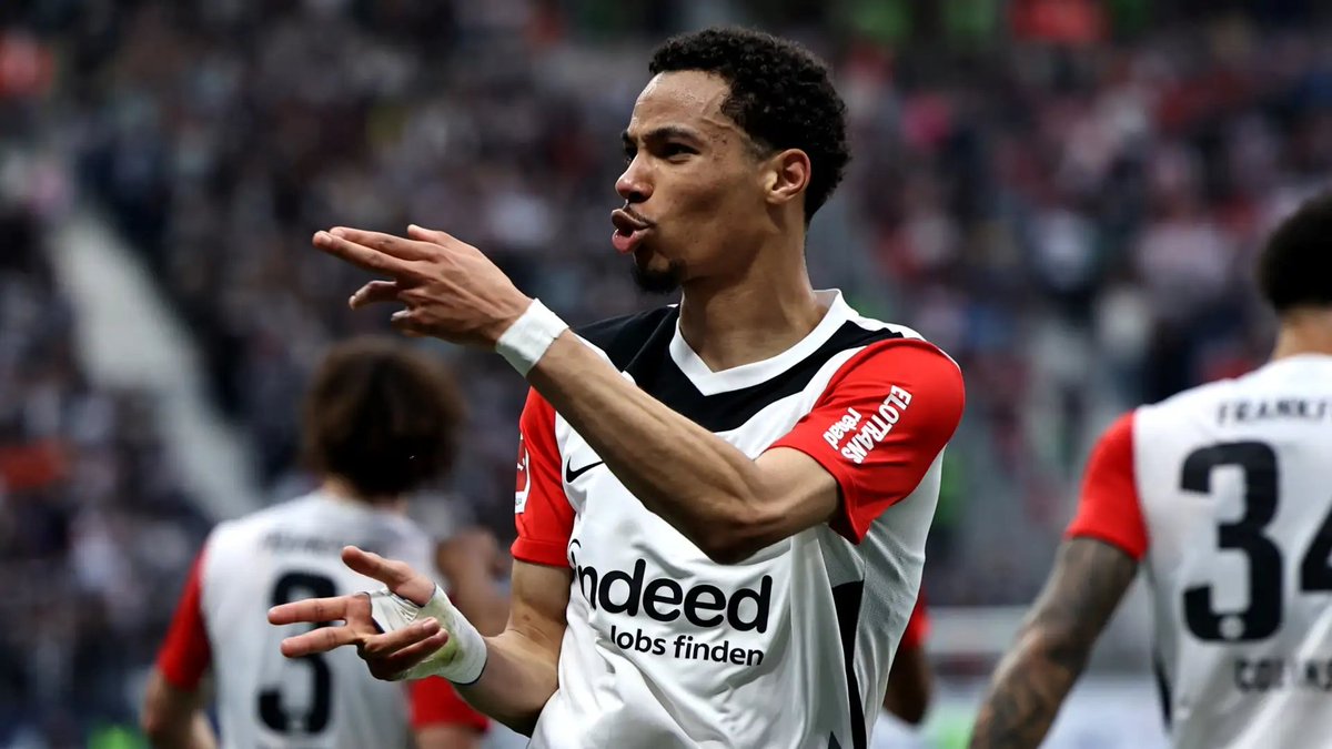 UtdXclusive's tweet photo. 🚨 JUST IN: Agreeing personal terms with Hugo Ekitike will not be a problem for United.  

The player is believed to be open to a move. United have held preliminary talks with Frankfurt to inquire about the terms of the deal, but there is no official offer yet.

#MUFC [@skysports_sheth]