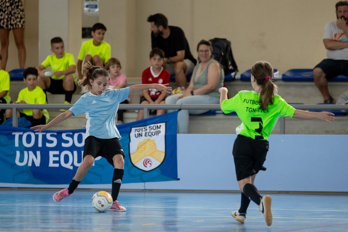 FCF_CAT's tweet photo. 🏆 Vila-Rodona acull la 1⃣a 𝐂𝐥𝐨𝐞𝐧𝐝𝐚 𝐝𝐞 𝐒𝐞𝐥𝐞𝐜𝐜𝐢𝐨𝐧𝐬 𝐂𝐨𝐦𝐚𝐫𝐜𝐚𝐥𝐬 𝐝𝐞 𝐅𝐮𝐭𝐛𝐨𝐥 𝐒𝐚𝐥𝐚

▶️ Delegacions de Lleida, Girona i Tarragona i Terres de l'Ebre

📝: https://t.co/L2GLcaNOCD
📸: https://t.co/E3aPrdBO75

#SeleccionsComarcalsFS https://t.co/CyInMuDqpN