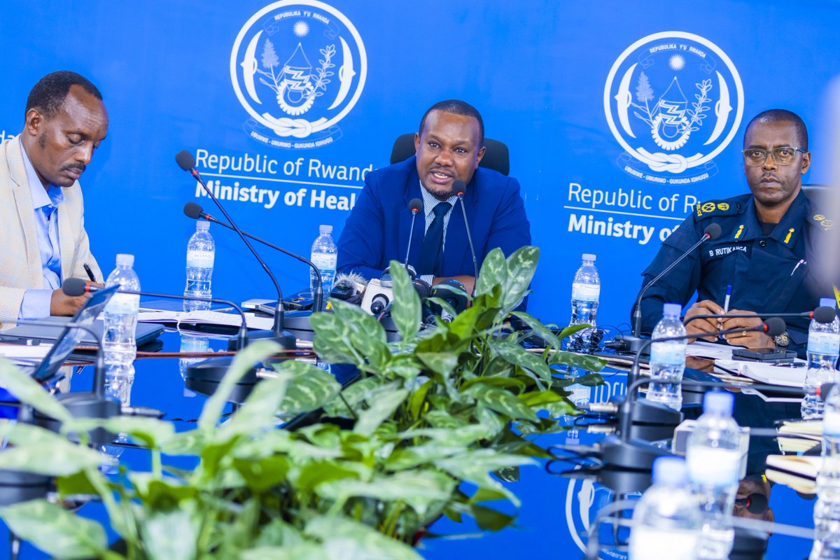 Rwanda National Police (@rwandapolice) on Twitter photo Uyu munsi,
<a href="/RNPSpokesperson/">ACP B Rutikanga</a>, ACP Boniface Rutikanga ari kumwe n’umuyobozi w'ishami rishinzwe ubuzima bwo mu mutwe muri <a href="/RwandaHealth/">Ministry of Health | Rwanda</a>, Dr. Darius Gishoma n'umuyobozi wa <a href="/nrs_rwanda/">NATIONAL REHABILITATION SERVICE</a>, Fred Mufulukye, bagiranye ikiganiro n’abanyamakuru kigaruka ku gukumira no kurwanya ikoreshwa Uyu munsi,
<a href="/RNPSpokesperson/">ACP B Rutikanga</a>, ACP Boniface Rutikanga ari kumwe n’umuyobozi w'ishami rishinzwe ubuzima bwo mu mutwe muri <a href="/RwandaHealth/">Ministry of Health | Rwanda</a>, Dr. Darius Gishoma n'umuyobozi wa <a href="/nrs_rwanda/">NATIONAL REHABILITATION SERVICE</a>, Fred Mufulukye, bagiranye ikiganiro n’abanyamakuru kigaruka ku gukumira no kurwanya ikoreshwa