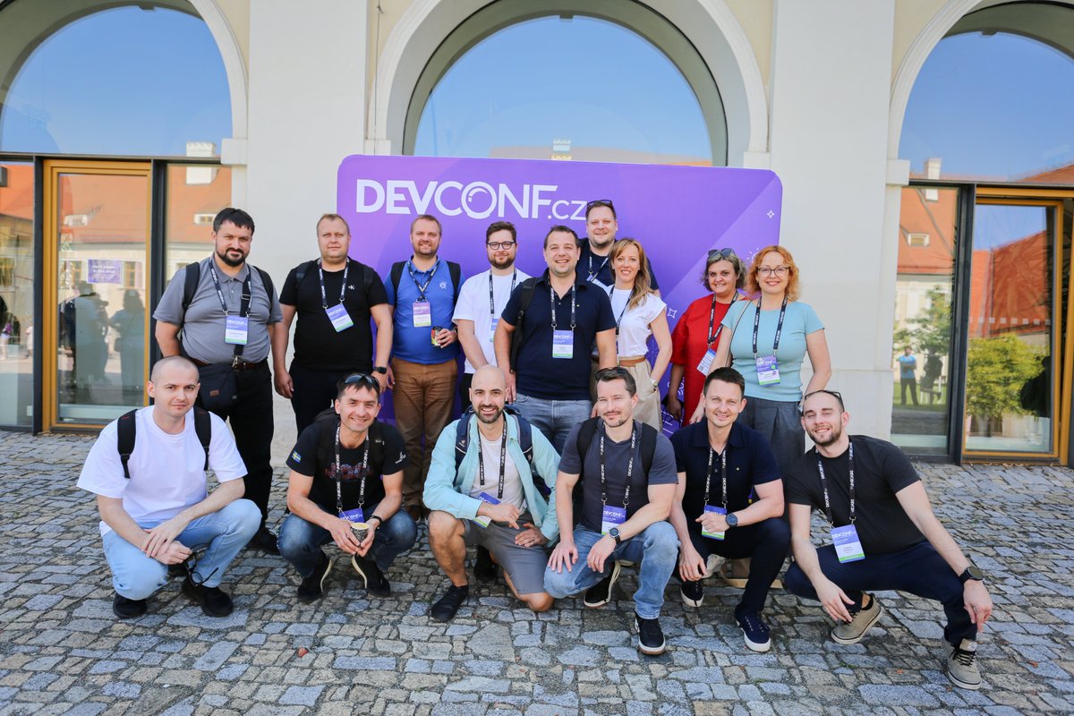 wesecon45200's tweet photo. 🙌 Minulý týden jsme se zúčastnili konference DevConf!

Na fotce nás vidíte pouze část — zbytek týmu, včetně našich klientů, se totiž připojil o něco později na neméně důležitou část ve sklípku, kde jsme sdíleli své dojmy a zážitky z konference až do pozdních hodin 🍷
#devconf https://t.co/EngX268NVv