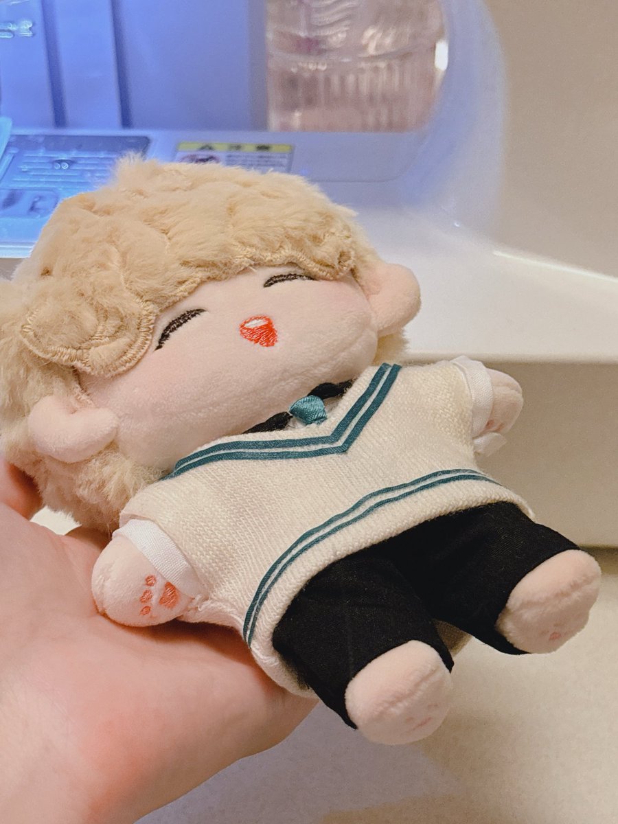 komtr39's tweet photo. 大好きなHarmonyのりょうちゃんぬいが完成しました🎀
モッフリさせたくて今回は15cmサイズに挑戦してみた！
理想の生地が見つからなくて染めたんだけど、ほどよく染まってくれてよかった😆💛
#藤澤涼架 #ミセスぬい #ぬい活 https://t.co/CYwKNwBtkV