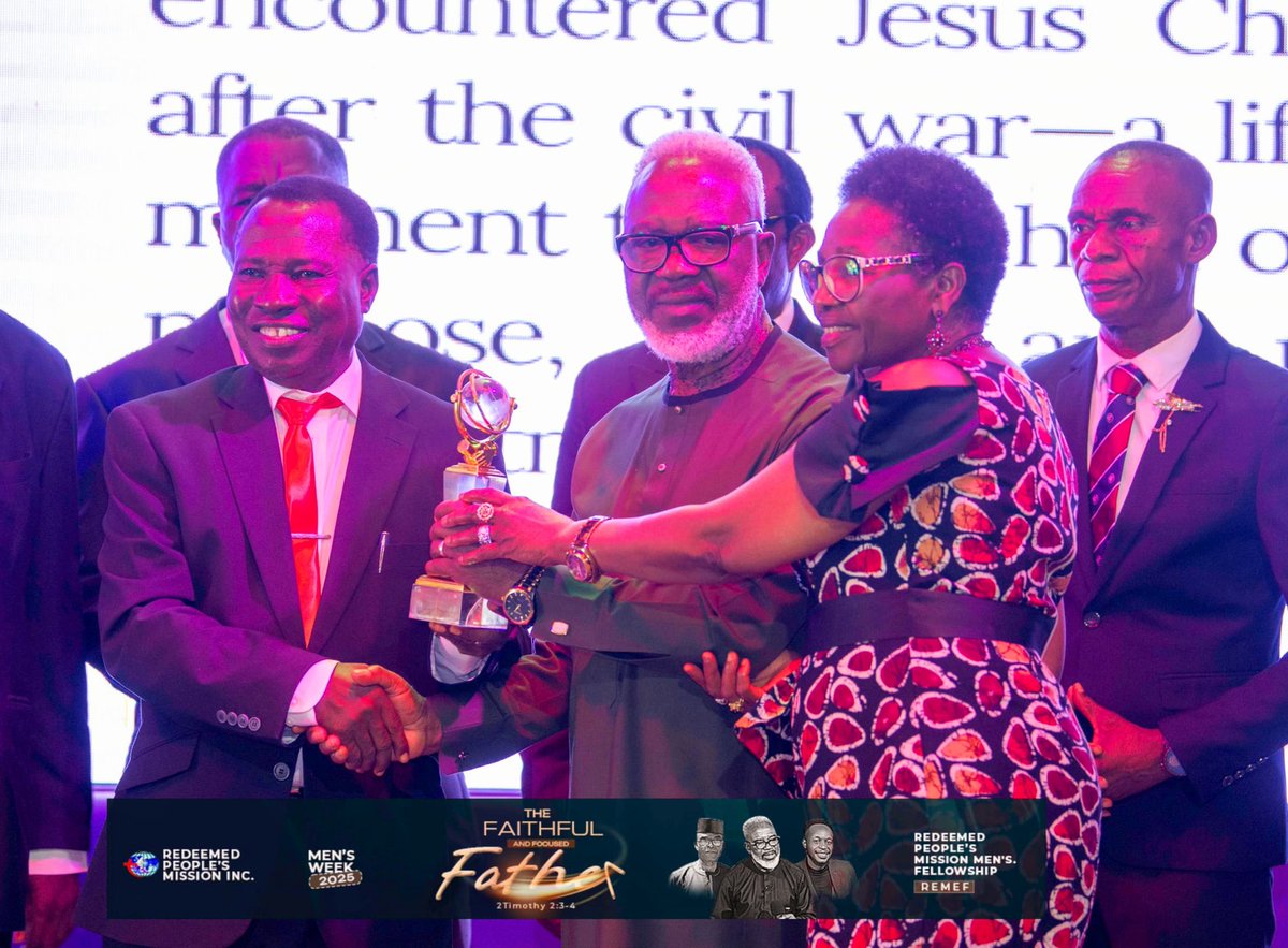 RPMhqs's tweet photo. Giving honour to whom honour is due. 🔥🔥🔥🔥🔥🔥🔥🔥🔥🔥🔥
#Mensweekfinale #Awardees #Awardpresentation #RPMhqs https://t.co/GYFrHlIeaU
