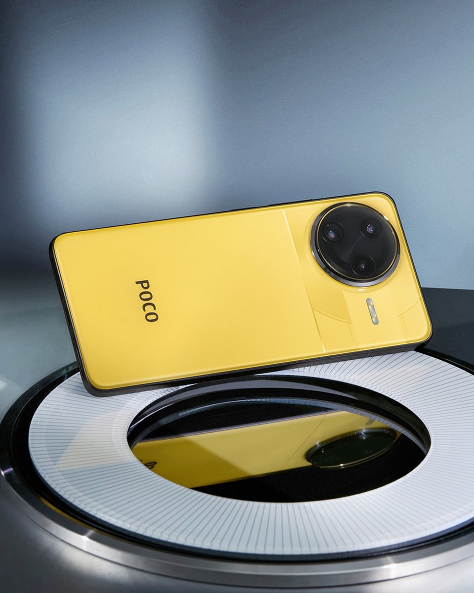 PocoPakistan's tweet image. 🟡 Stand out, stay ahead.
With flagship specs and a fearless design, #POCOF7Ultra brings bold to life.
#UltrapowerUnleashed