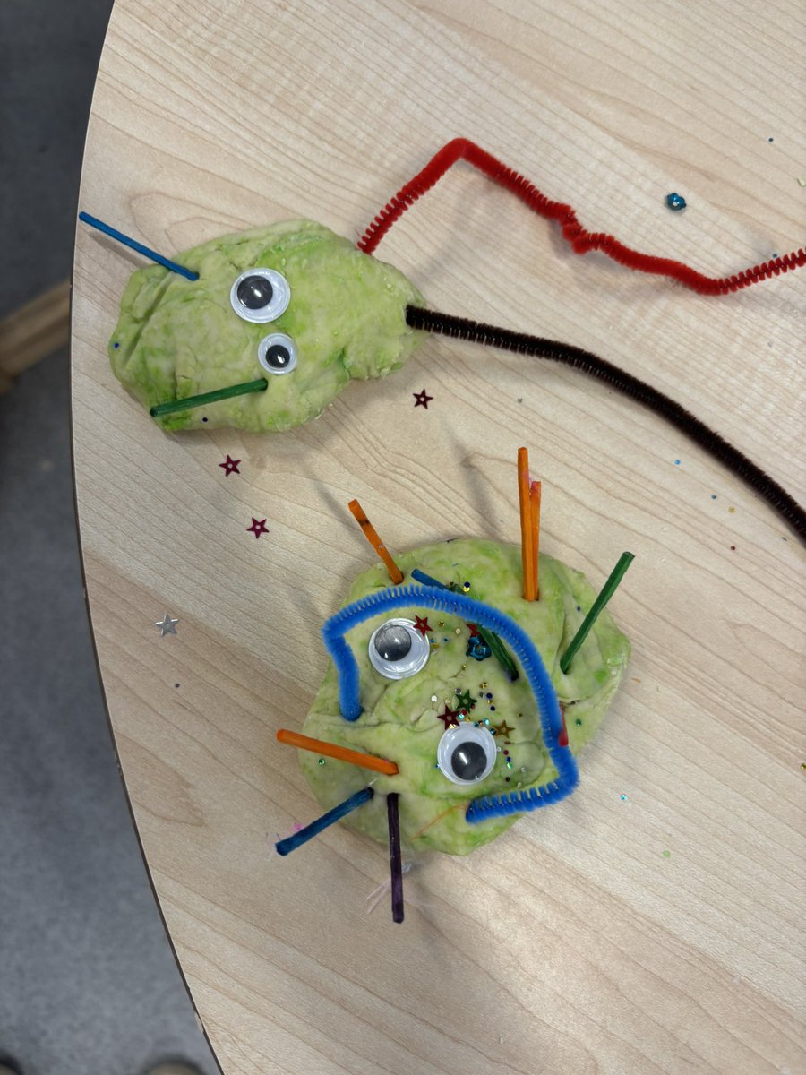 Miss Nicholson tweet media