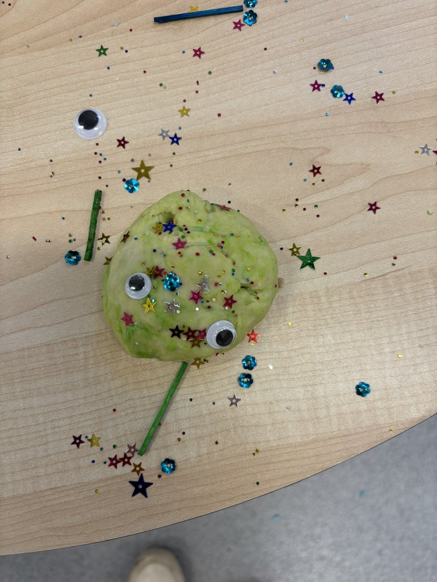 Miss Nicholson tweet media