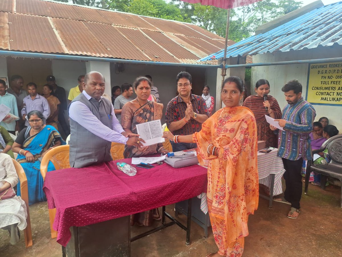 KandhamalG's tweet photo. Bikas Bahan Yatra at Mallikpadi GP under G.Udayagiri Block #BarshaEkUpalabdhiAnek #BikashMela #BikashBahanYatra #SamruddhaOdisha #BIkashitaOdisha #BikashitaOdishaBikashitaBharat https://t.co/XwvPUSgngO