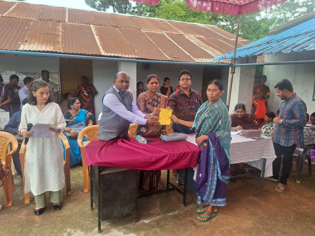 KandhamalG's tweet photo. Bikas Bahan Yatra at Mallikpadi GP under G.Udayagiri Block #BarshaEkUpalabdhiAnek #BikashMela #BikashBahanYatra #SamruddhaOdisha #BIkashitaOdisha #BikashitaOdishaBikashitaBharat https://t.co/XwvPUSgngO