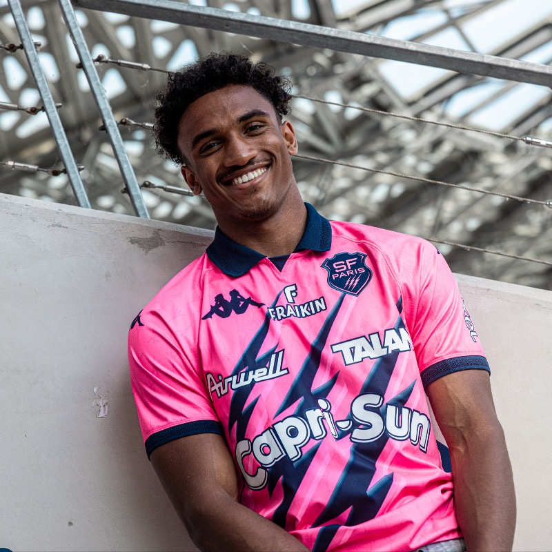 SFParisRugby's tweet photo. 𝐏𝐫𝐞𝐦𝐢𝐞𝐫 𝐜𝐨𝐧𝐭𝐫𝐚𝐭 𝐩𝐫𝐨 pour notre jeune ailier Yannick Lodjro qui sera rose pour 3 saisons supplémentaires 💗
Les infos 👇
#SFParis #MadeInSFP