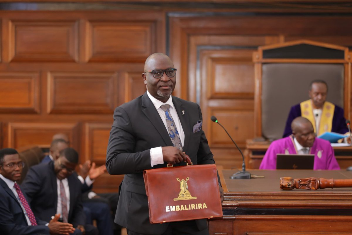 cpmayiga's tweet photo. Embalirira ya Buganda 2025/2026 ya buwumbi 305.

Twongedde okugenda mu maaso kyokka ssente zino zikyali ntono kw'ebyo bye tuteekedddwa okukola okunnyikiza obuweereza mu bantu nga Kabaka bwe yatutuma. Tetusolooza musolo, kyokka byetukozeeko birabwako era oyo atabiraba asaana ssaala!

Nneebaza Obuganda ne bannamikago abatambula naffe mu kutuukiriza emirimu gy'Obwakabaka. Tuleme kukoowa, twongere buyiiya na bwerufu gye tulaga tulabayo, Buganda ejja kudda ku ntikko

#BugandaBudget2025