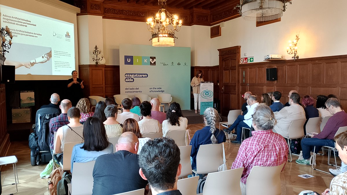 🍀Hoy  en el curso de verano  "Inteligencia Artificial Inclusiva" analizamos el papel transformador de la lA en la vida de las personas con discapacidad, sus beneficios y retos. 
Organizan: <a href="/upvehu/">UPV/EHU</a>, <a href="/RED_EDEKA/">EDEKA</a> 
🔗irekia.euskadi.eus/es/news/102717…