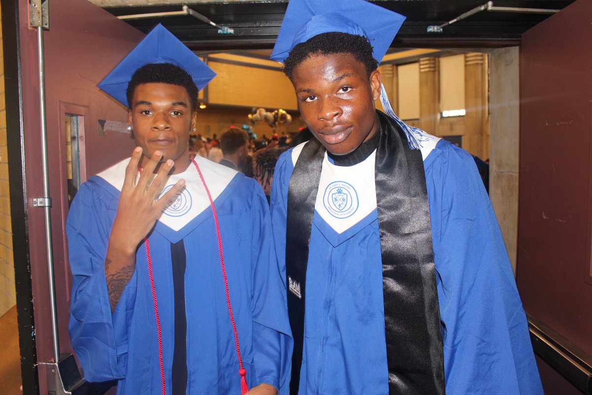HollandTechBPS's tweet photo. 🎓✨ Cheers to the Class of 2025! Your hard work and dedication have paid off—congratulations, seniors! The future is yours—go chase your dreams! 🎉 #ClassOf2025 #Graduation #HollandTech https://t.co/mVEsMcvrFu