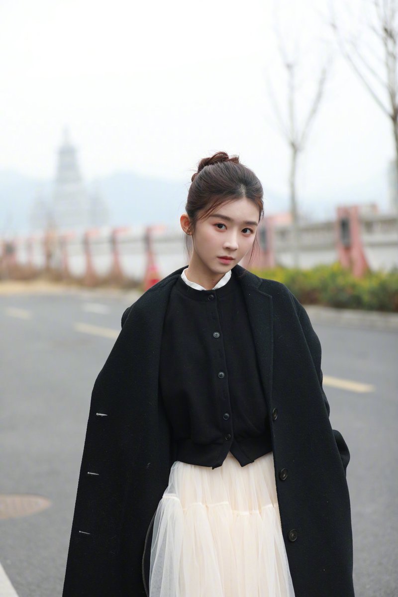 SongYiRenGlobal's tweet photo. YiRen's 06/16/25 Weibo update: "Today's villainess 👌" (4/4)
「 #SongYiRen ☆♡ #宋伊人」
#IreineSong
#演员请就位3
#ActorPleaseTakeYourPlace S3.
#EverybodyStandby S3 https://t.co/AswcDWbQVs