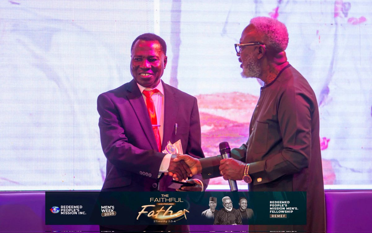 RPMhqs's tweet photo. Giving honour to whom honour is due. 🔥🔥🔥🔥🔥🔥🔥🔥🔥🔥🔥
#Mensweekfinale #Awardees #Awardpresentation #RPMhqs https://t.co/GYFrHlIeaU