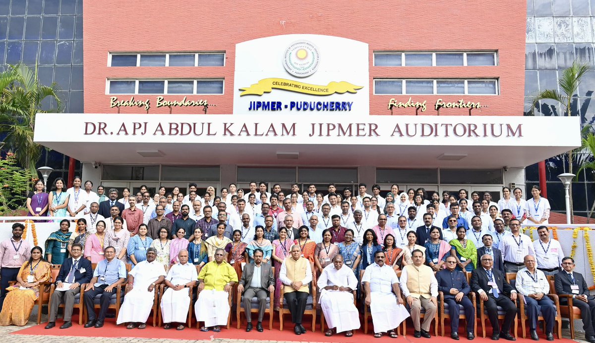 Hon’ble Vice-President, Shri Jagdeep Dhankhar presided as the Chief Guest and addressed the students and faculty members of the Jawaharlal Institute of Postgraduate Medical Education and Research (JIPMER) on the theme “Role of Environmental Sustainability in Building the Nation”