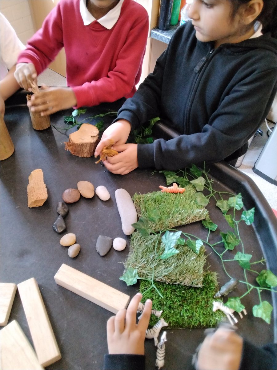 LeighPrimary's tweet image. RB thoroughly enjoyed their continuous provision activities... #dearzoo #eyfs #lifelonglearners