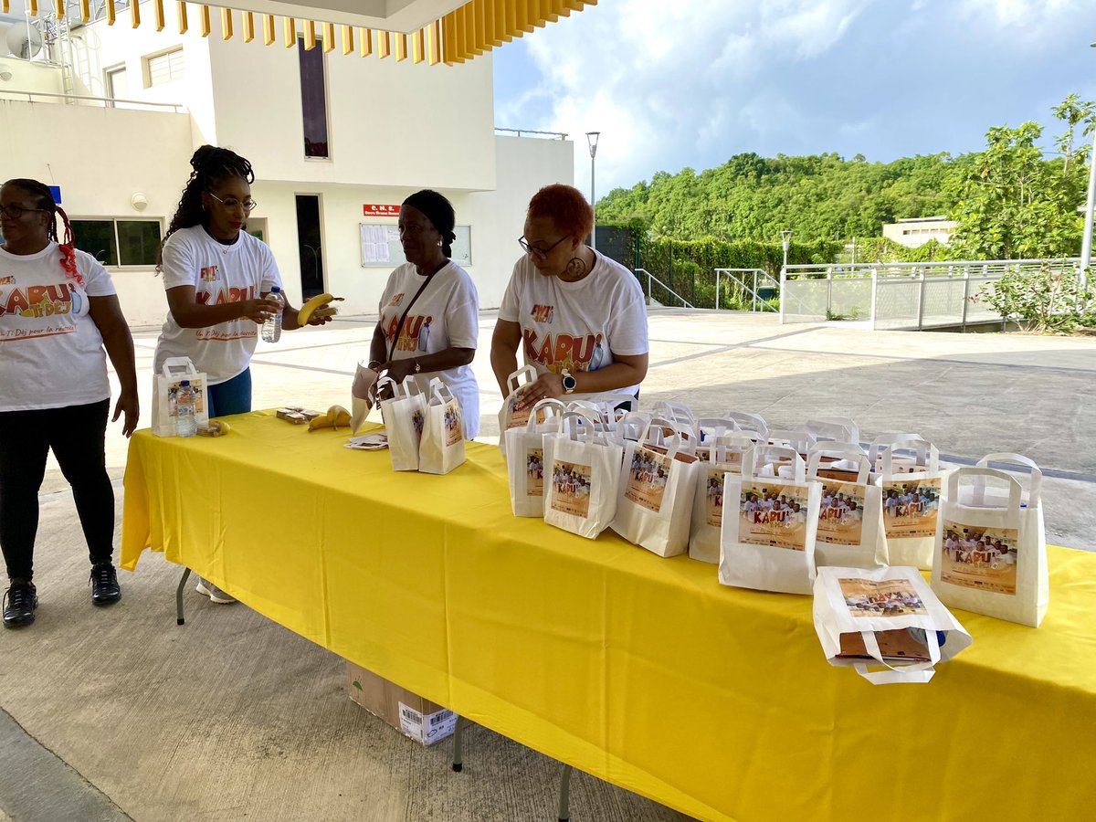 Un grand merci cette année encore à KARU’ TI DÈJ pour sa distribution d’un petit-déjeuner aux candidats.