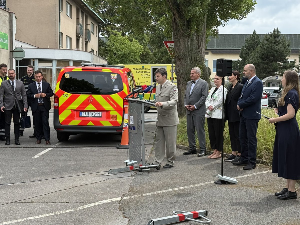 Pražská záchranka bude nově vyjíždět i ze ÚVNky ve Střešovicích. Díky <a href="/jana_cernochova/">Jana Černochová</a> a <a href="/UdzenijaAlex/">Alexandra Udzenija</a> za skvělou práci. 

Na Šestce se mj. zkrátí dojezdové časy. 👍🏻