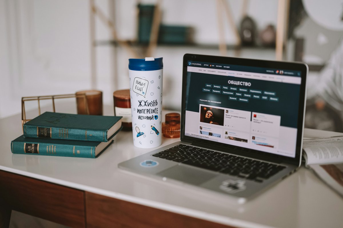 ESalviani's tweet image. 🌟 Ready to take your blog to the next level? 🚀 Share your top tip for boosting engagement with your readers! 💬✨ #BloggerTips #EngagementBoost #BloggingCommunity