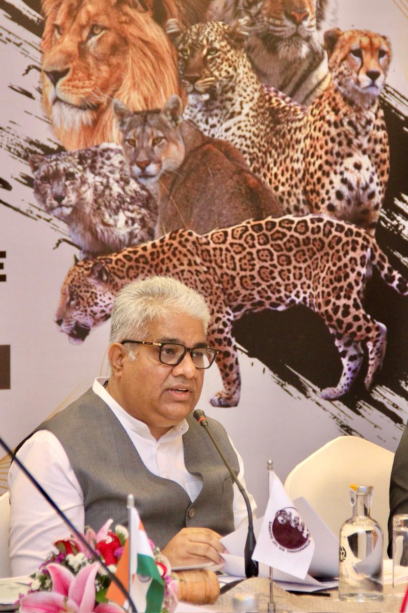 Union Minster Shri <a href="/byadavbjp/">Bhupender Yadav</a> presided over the First Assembly of the <a href="/IBCA_official/">International Big Cat Alliance (IBCA)</a>, in New Delhi today

Collective action among #BigCat Range Countries imp for Conservation of 7 major Big Cat Species &amp; their natural habitats: Shri Bhupender Yadav

📝 pib.gov.in/PressReleasePa…