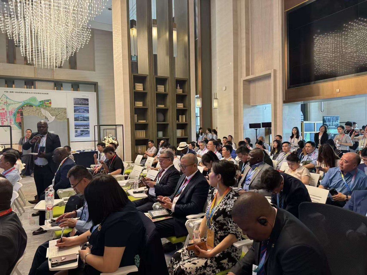 Chinese Embassy in Zimbabwe (@chinesezimbabwe) on Twitter photo 🎉 Cheers to a Successful Zimbabwe-China Business Forum! 🎉
Congrats on the fruitful Zimbabwe-China Business Forum, held on the sidelines of #CAETE2025 in Changsha!
👔 Hon. Minister of Foreign Affairs & Int'l Trade (<a href="/MoFA_ZW/">Ministry of Foreign Affairs and Int Trade</a>) Amon Murwira delivered a keynote, rallying 100+ 🎉 Cheers to a Successful Zimbabwe-China Business Forum! 🎉
Congrats on the fruitful Zimbabwe-China Business Forum, held on the sidelines of #CAETE2025 in Changsha!
👔 Hon. Minister of Foreign Affairs & Int'l Trade (<a href="/MoFA_ZW/">Ministry of Foreign Affairs and Int Trade</a>) Amon Murwira delivered a keynote, rallying 100+