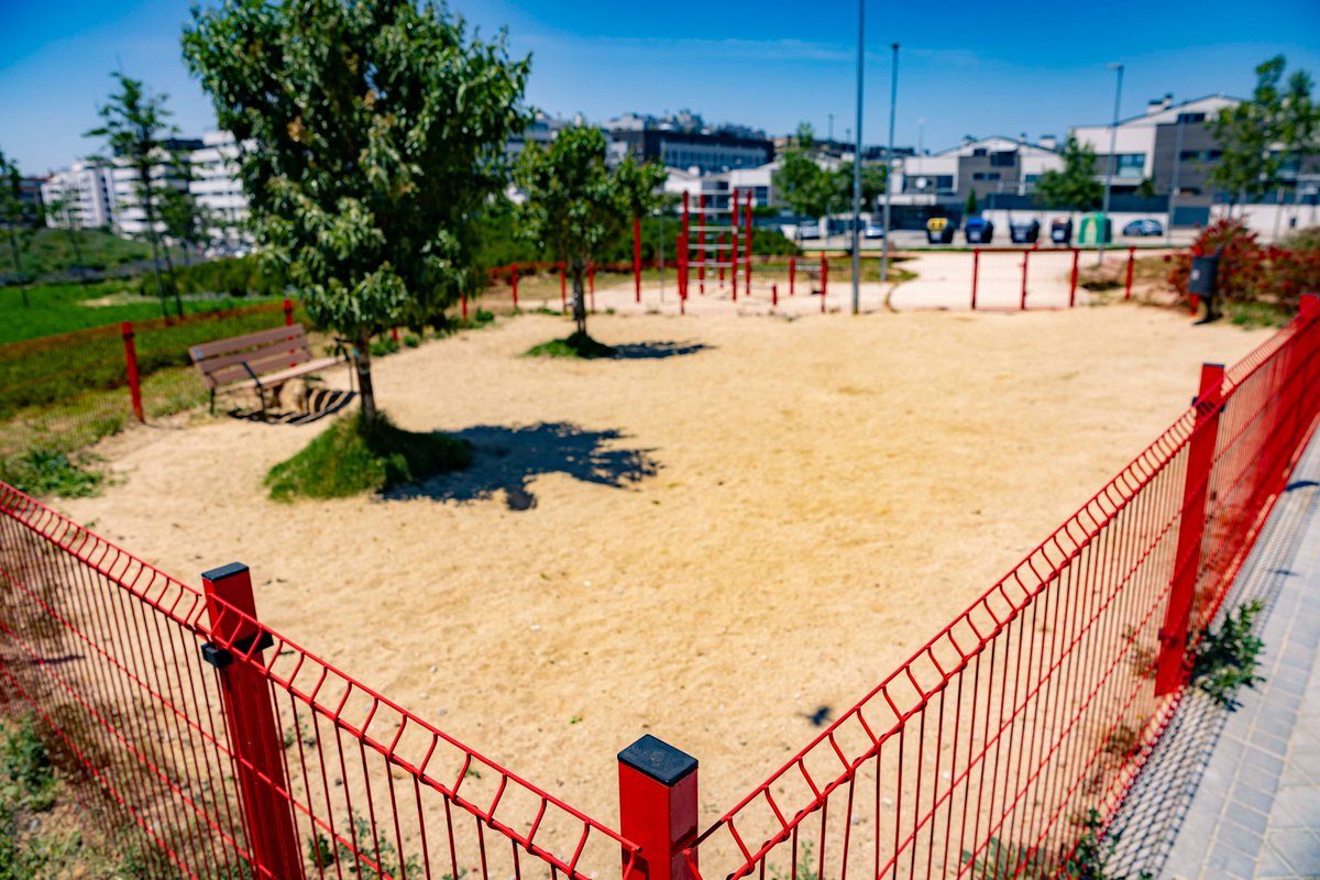 🦮 Pipican y parque canino: ¿conoces las diferencias? ¿Por qué Rivas apuesta por los segundos (hay 11 en la ciudad)? En ambos espacios públicos es obligatoria la recogida de excrementos caninos. No cumplir esta obligación conlleva sanciones económicas. 
rivasciudad.es/noticias/salud…