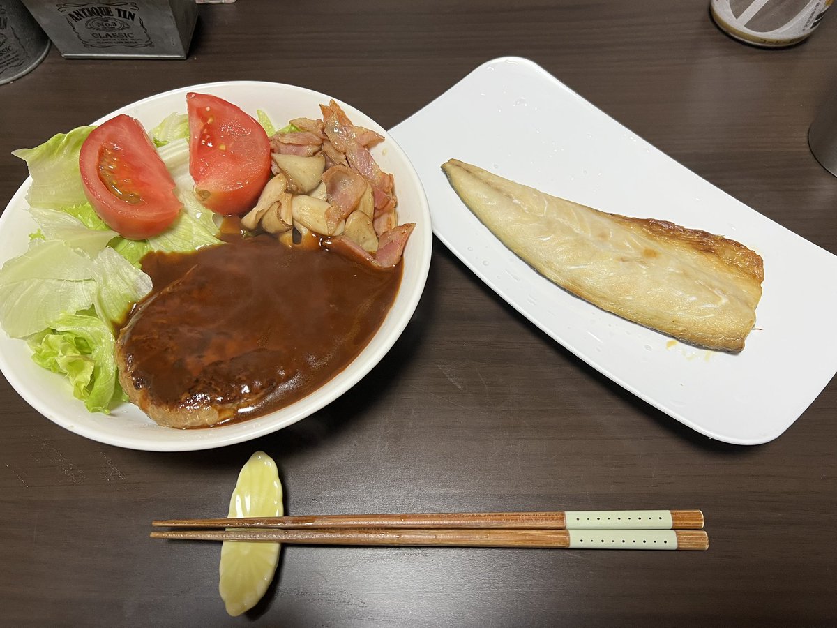 Muko007's tweet photo. 2025年6月16日🗓️
お仕事お疲れ様でした😌
晩ごはん🍽️
デミグラスハンバーグ🥢
鯖の塩焼き🐟
ハンバーグの付け合わせはエリンギとベーコンのバターソテーです✌️
お腹空いた🤤いただきます🙏
#晩ごはん #ムコめし #ご飯記録 #おうちごはん #デミグラスハンバーグ #鯖の塩焼き #料理好きな人と繋がりたい https://t.co/bi8AOiW1cr