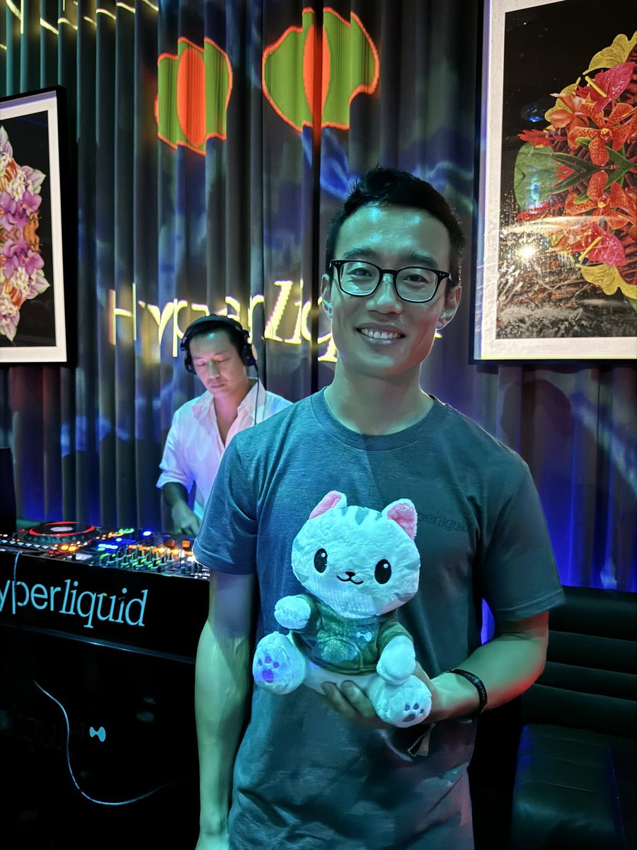 Jeff might be the last real hope for this industry.

In a space flooded with directionless noise, empty roadmaps, and financial manipulation disguised as “innovation,” Hyperliquid stands completely alone.

No pitch decks.
No VCs.
No KOL backroom allocations.
No OTC dumps.
No