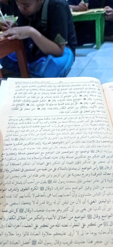Nabi SAW dawuh : "Sombonglah terhadap orang-orang yang sombong, karena sesungguhnya sombong terhadap mereka adalah sedekah."

📚 Tanqihul Qoul Hal. 71

Maksudnya adalah sombong dengan tujuan utk memberikan pelajaran agar mereka sadar bahwa sombong itu tdk dibenarkan.
