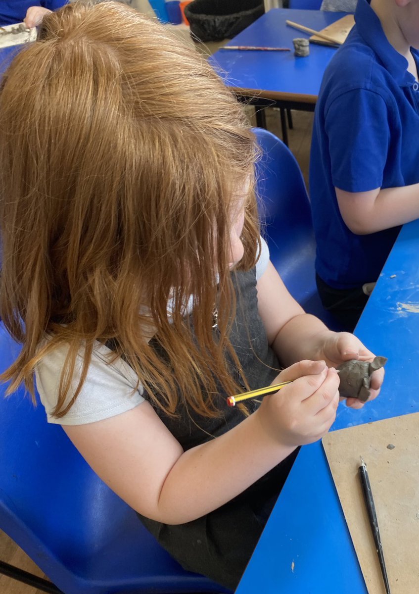 MiltonClass1's tweet photo. During art week we used natural clay to create objects from nature that we have observed closely and then drawn in our art books. #Elsecarart https://t.co/RlWQkGgtCK