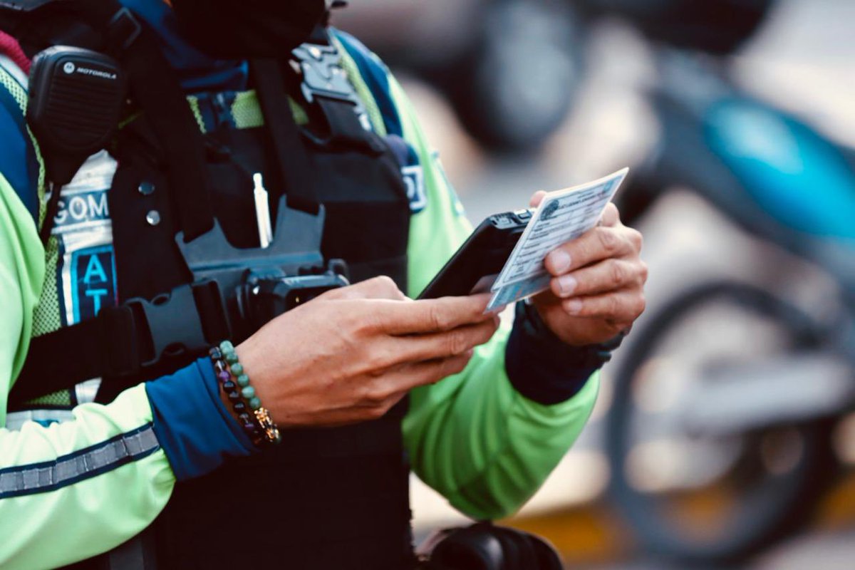 CADA OPERATIVO PREVIENE LA INSEGURIDAD

Durante la semana del 9 al 15 de junio se realizaron 25 operativos de control en puntos clave de la ciudad como la Vía a la Costa, Av. del Bombero, Francisco de Orellana, Pascuales y la Av. Pedro Menéndez. 

Como resultado, se emitieron 615