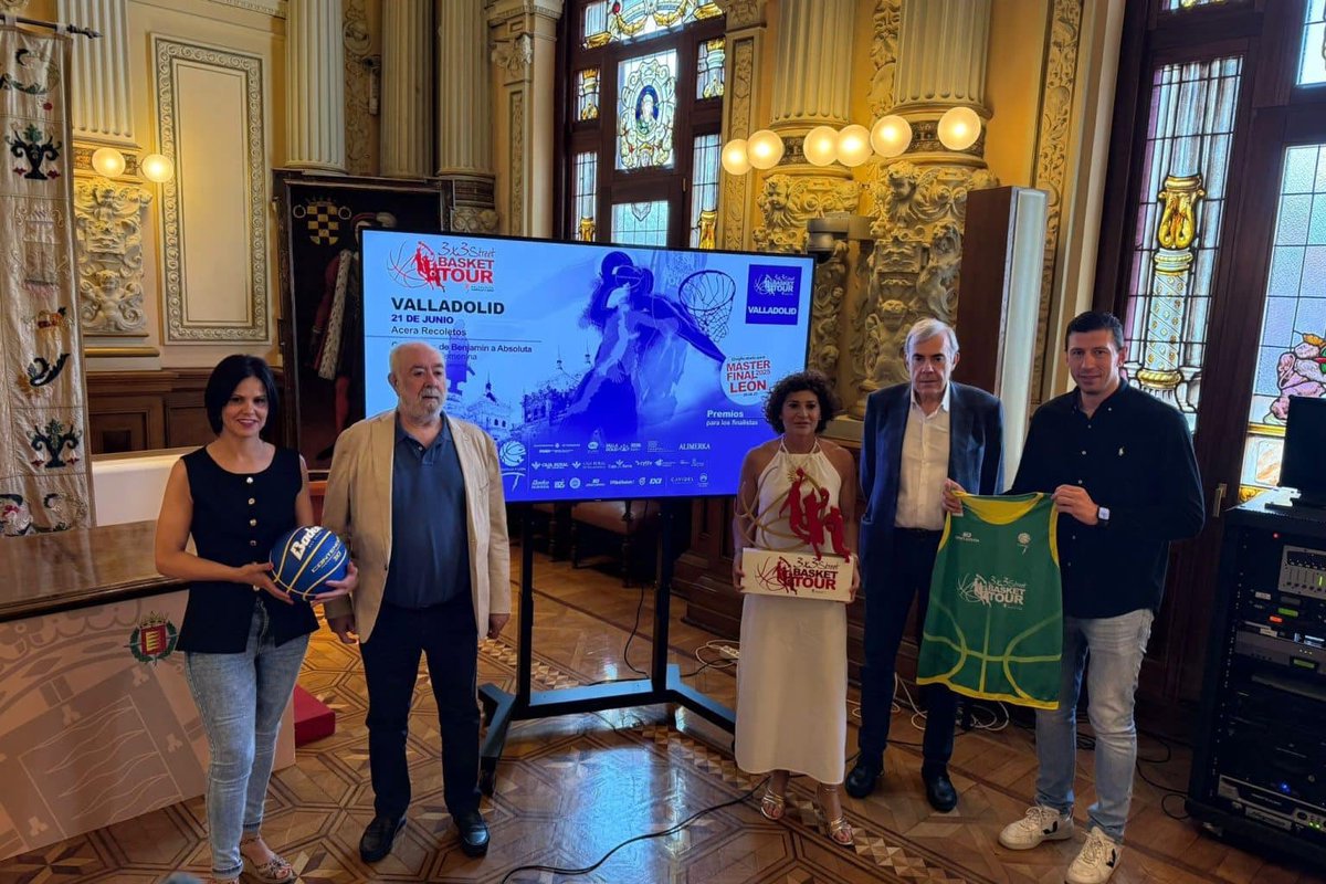 🏀El #3x3SBT2025 llega a Valladolid en su cuarta parada

⛹️‍♀️Más de 100 equipos inscritos competirán el próximo 21 de junio en la Acera Recoletos⛹️‍♂️

3x3.fbcyl.es/cuarta-parada-…