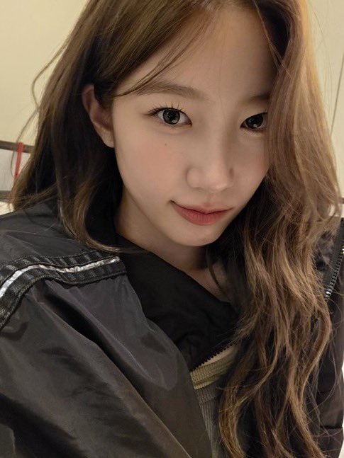 KazuhaFr_Fan's tweet photo. ⦅ 💌 ⦆◇ ZUHAVERSE
⇢ #KAZUHA a envoyé des photos en DM !
。✿ #르세라핌 #LE_SSERAFIM
#카즈하 #KAZUHA #カズハ #LESSERAFIM_HOT https://t.co/I8WOnUHKBp
